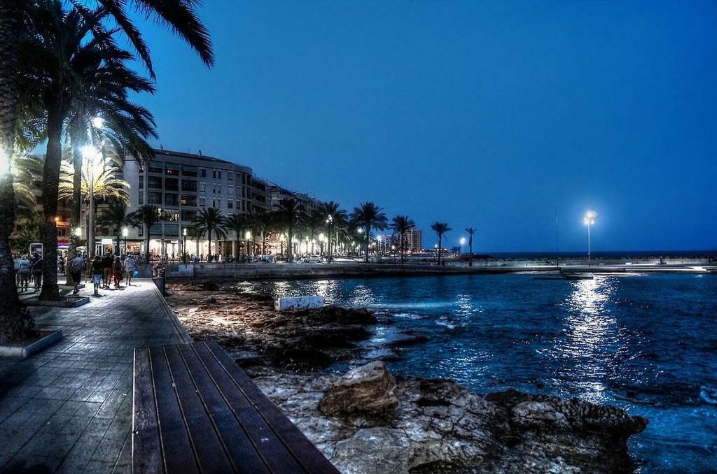 Torrevieja Experience Atico 1ª Linea Appartement Buitenkant foto